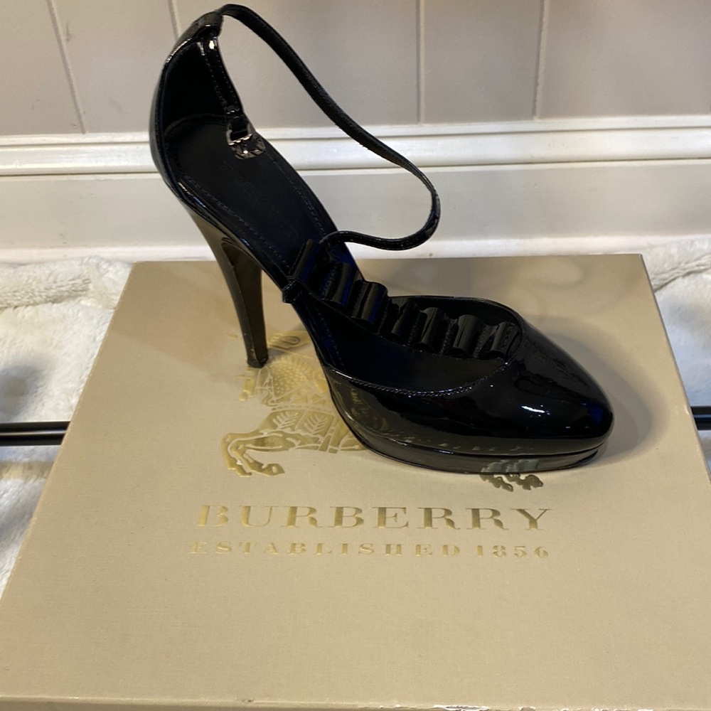 Burberry glossy black strapped double sole women heels EU 39.5 fits 8.5 USA SIZE